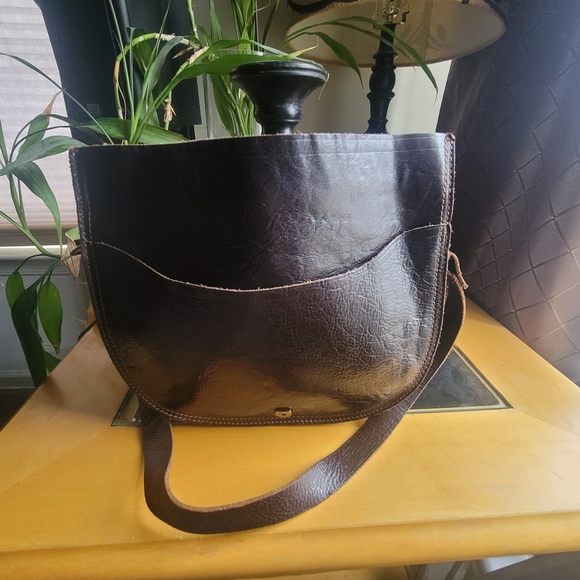 DKNY Vintage Leather Messenger bag - Picture 8 of 14